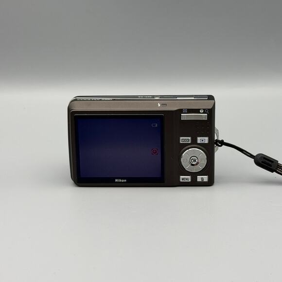 Nikon Coolpix S550 Digital Camera | 10 MP | Black - Picture 5 of 5